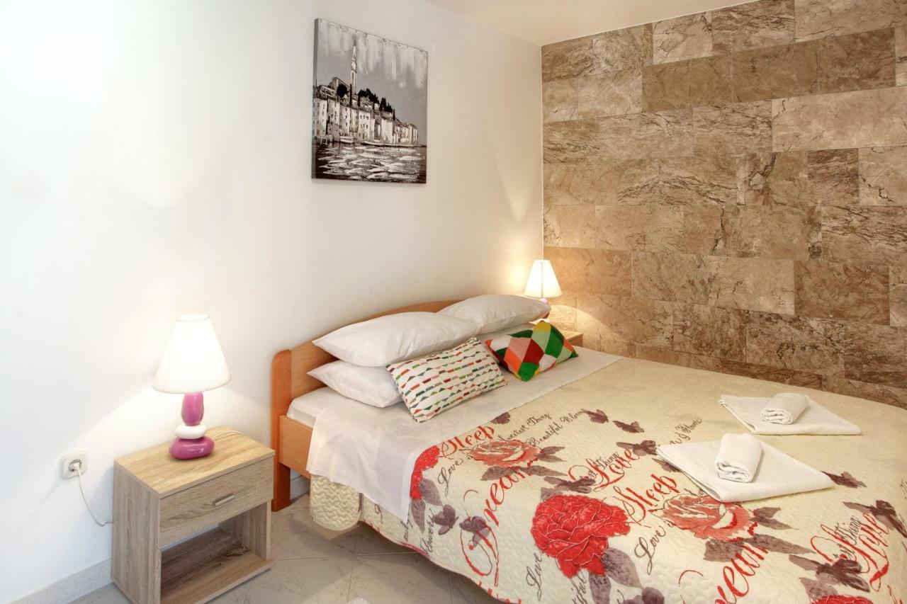 Apartments Nine סלאנו מראה חיצוני תמונה